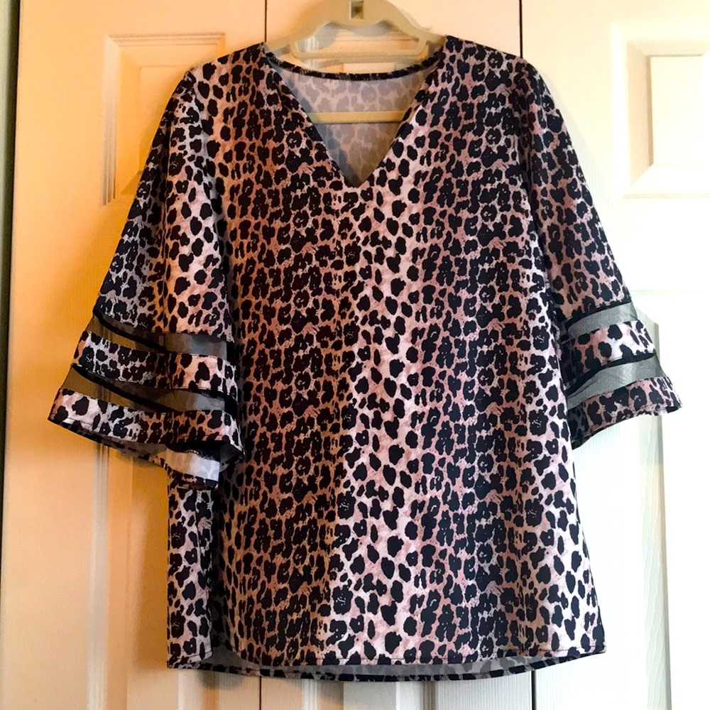 Lookbook Store Leopard 3/4 Bell Sleeve Blouse